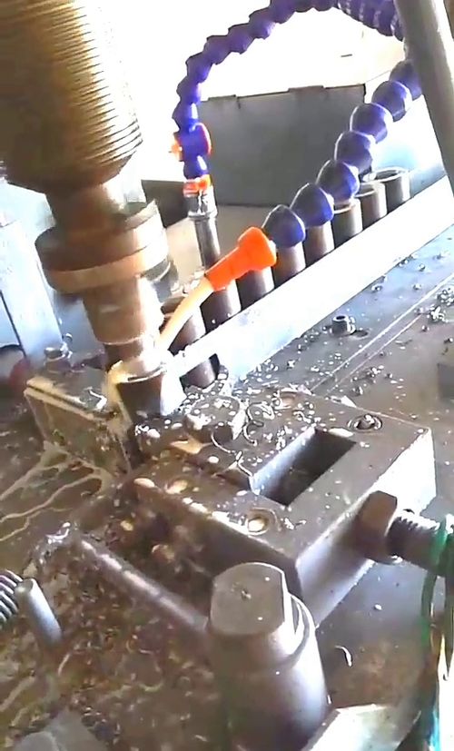 平時(shí)很難見到的機(jī)械加工過程